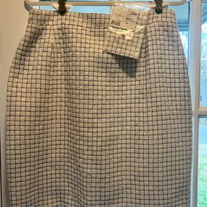 NEW White with black patterning CHANEL PENCIL Small Skirt